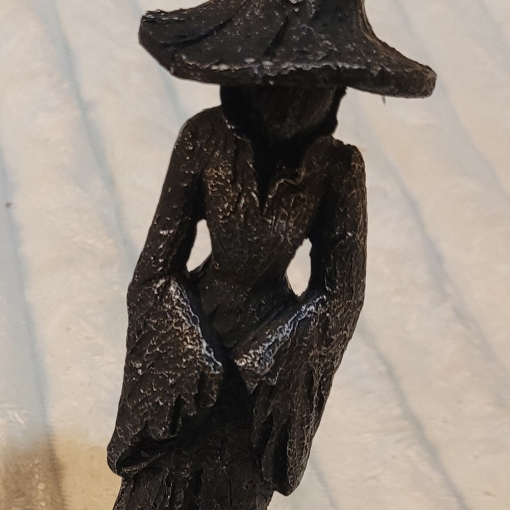 Enchanting Mystical Black Forest Tree Witch Figurine 7.5" - Picture 10 of 12